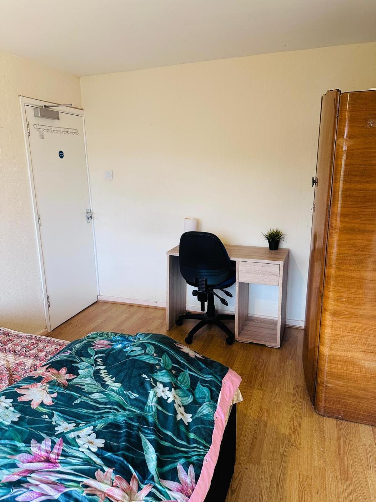 Budget Rooms - Near City Center Birmingham Exterior photo